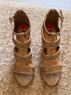 G by GUESS Indeal Tan Studded Gladiator Cork Block Heels - Size 9.5